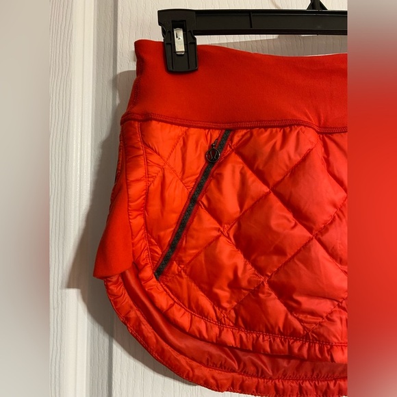 Lululemon Hot Cheeks Goose Down Wind & Water Resistant Quilted Mini Skirt Size 4 - Picture 6 of 16